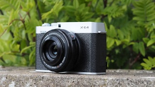 2026年版】FUJIFILM X-E4のレビュー比較まとめと手ぶれ補正対策